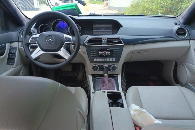 Used Mercedes-Benz C-Class 2011 C 180K Classic model Center Console