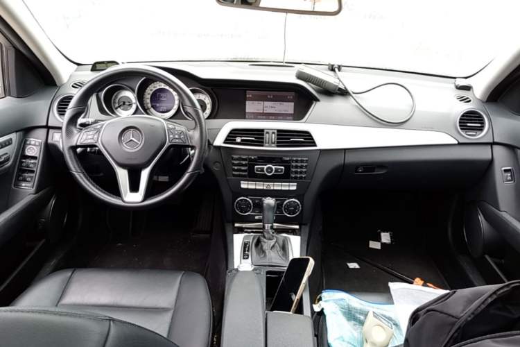 Used Mercedes-Benz C-Class 2011 C 200 Fashion Travel Edition Center Console