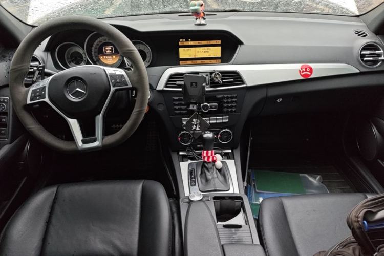 Used Mercedes-Benz C-Class 2011 C 200 Fashion Travel Edition Center Console