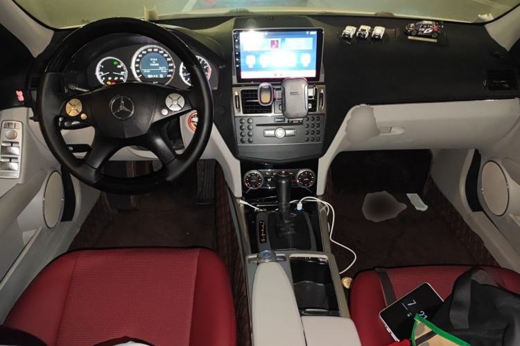 Used Mercedes-Benz C-Class 2011 C 180K Classic model Center Console