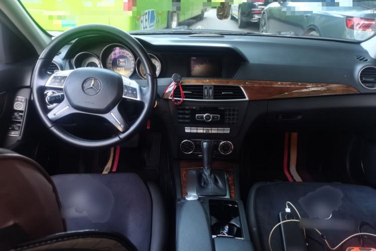 Used Mercedes-Benz C-Class 2011 C 200 CGI Elegant Model Center Console