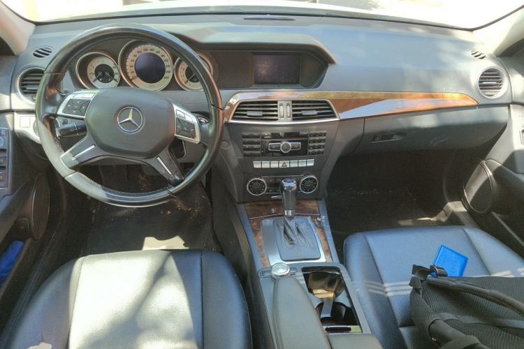 Used Mercedes-Benz C-Class 2011 C 200 CGI Elegant Model Center Console