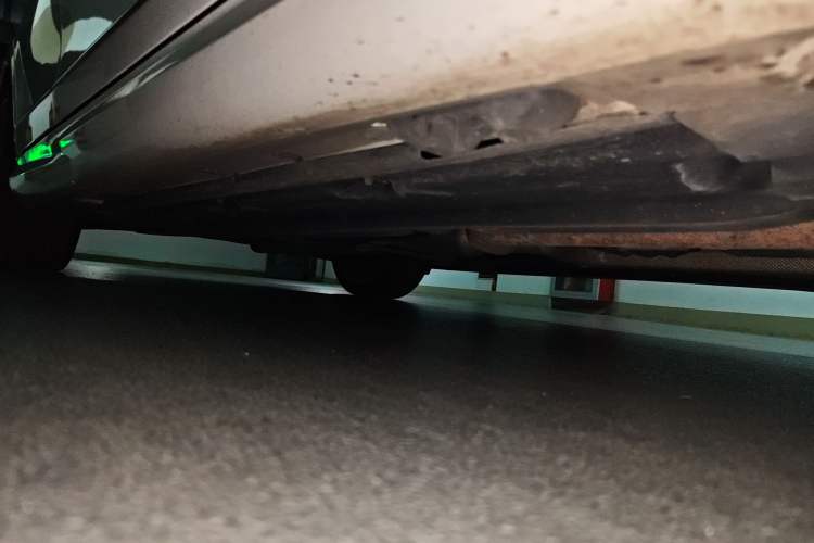 Used Mercedes-Benz C-Class 2011 C 200 Fashion Travel Edition Chassis Front Right