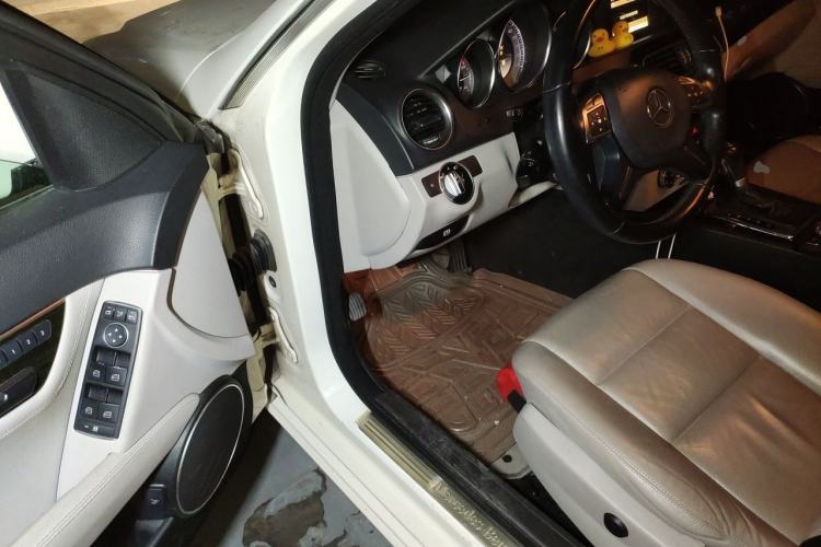 Used Mercedes-Benz C-Class 2011 C 200 CGI Fashion Model Driver Seat