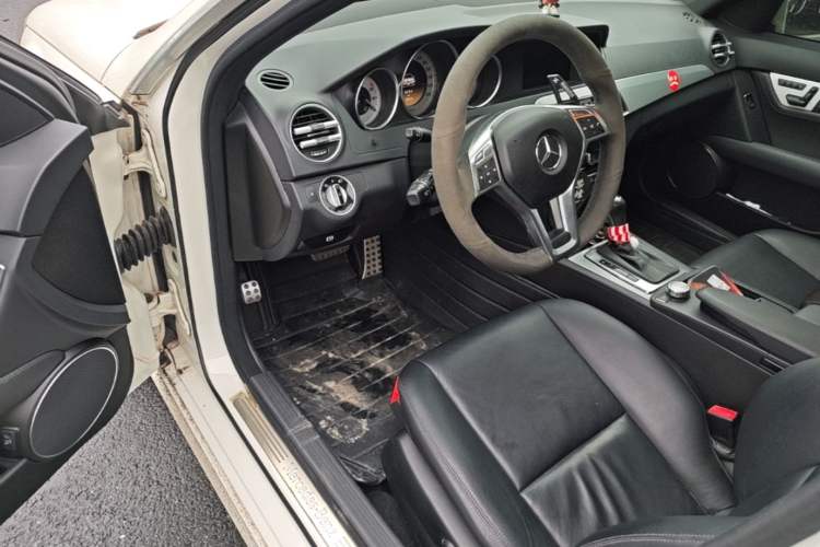 Used Mercedes-Benz C-Class 2011 C 200 Fashion Travel Edition Driver Seat