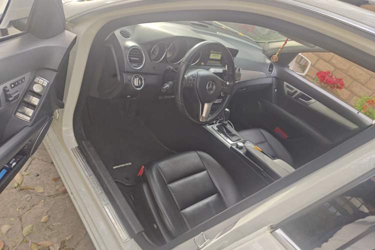 Used Mercedes-Benz C-Class 2011 C 200 Fashion Travel Edition Driver Seat