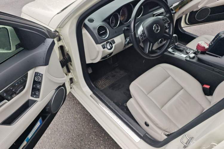 Used Mercedes-Benz C-Class 2011 C 200 CGI Fashion Model Driver Seat