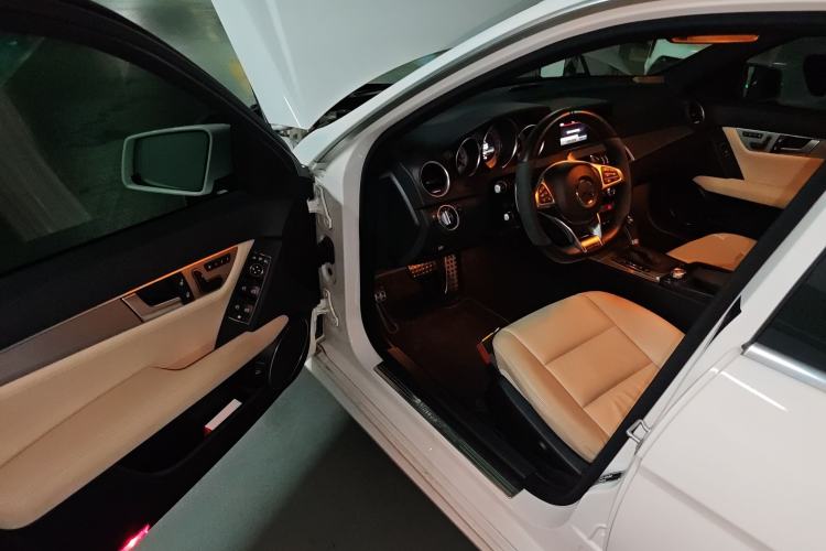 Used Mercedes-Benz C-Class 2011 C 200 Fashion Travel Edition Driver Seat