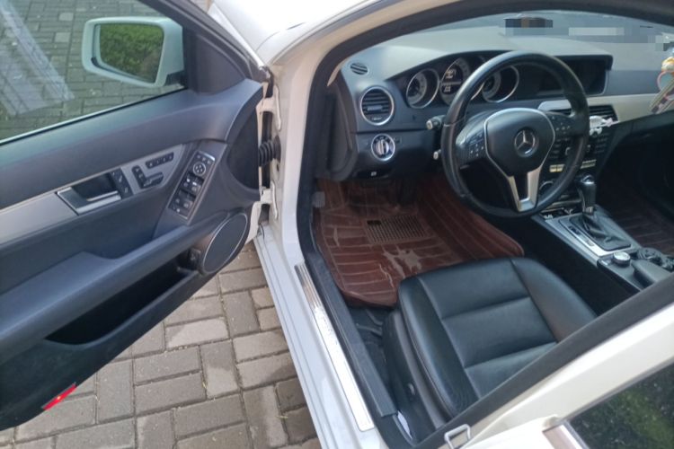 Used Mercedes-Benz C-Class 2011 C 200 Fashion Travel Edition Driver Seat