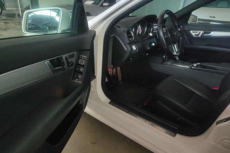 Used Mercedes-Benz C-Class 2011 C 200 Fashion Travel Edition Driver Seat
