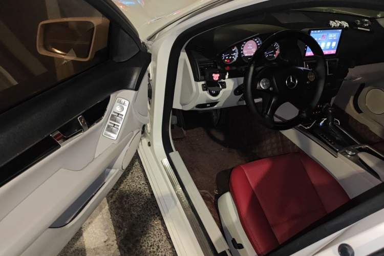 Used Mercedes-Benz C-Class 2011 C 180K Classic model Driver Seat