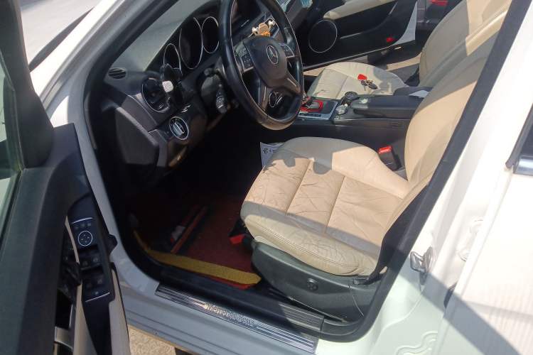 Used Mercedes-Benz C-Class 2011 C 200 CGI Fashion Model Driver Seat
