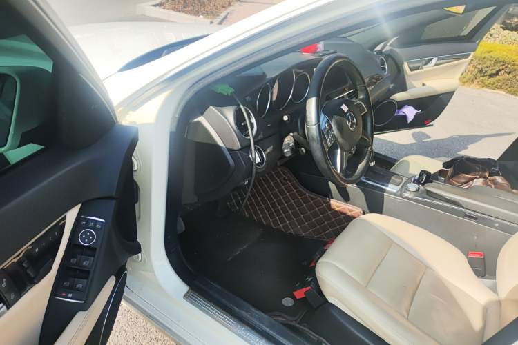 Used Mercedes-Benz C-Class 2011 C 200 CGI Fashion Model Driver Seat