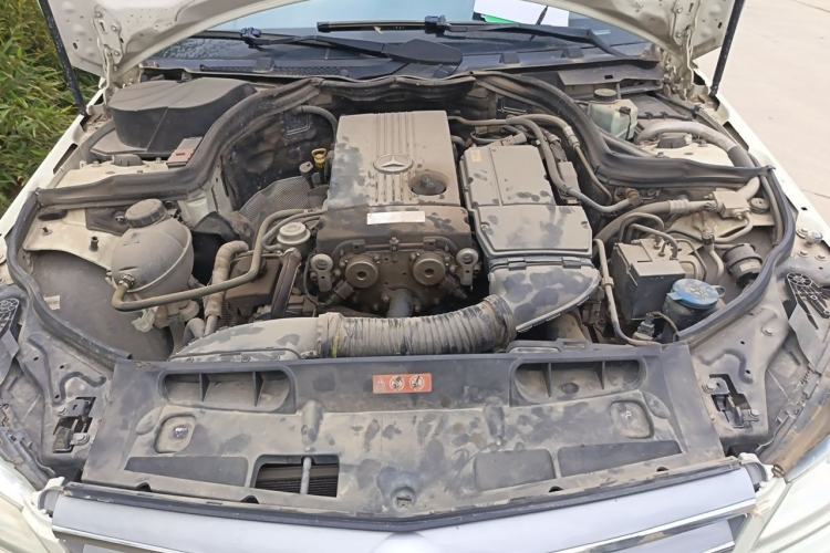 Used Mercedes-Benz C-Class 2011 C 180K Classic model Engine Bay