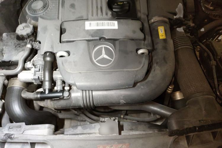 Used Mercedes-Benz C-Class 2011 C 200 CGI Fashion Model Engine Bay