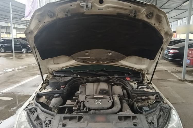 Used Mercedes-Benz C-Class 2011 C 200 CGI Elegant Model Engine Bay