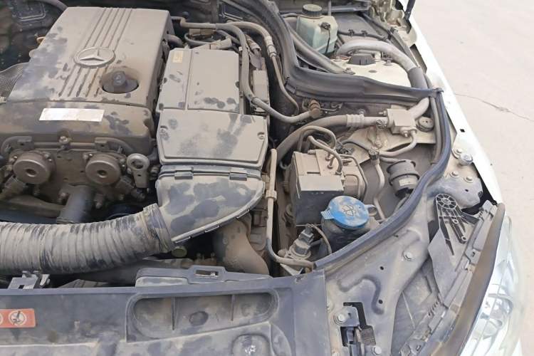 Used Mercedes-Benz C-Class 2011 C 180K Classic model Engine Bay Left