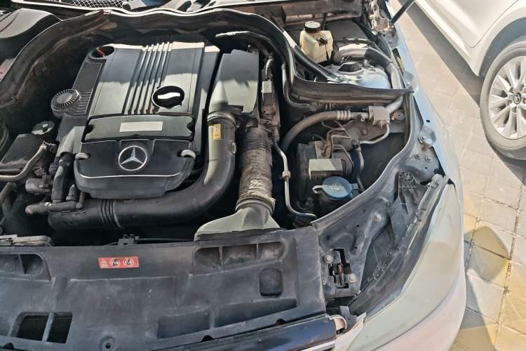 Used Mercedes-Benz C-Class 2011 C 260 CGI Fashion Model Engine Bay Left