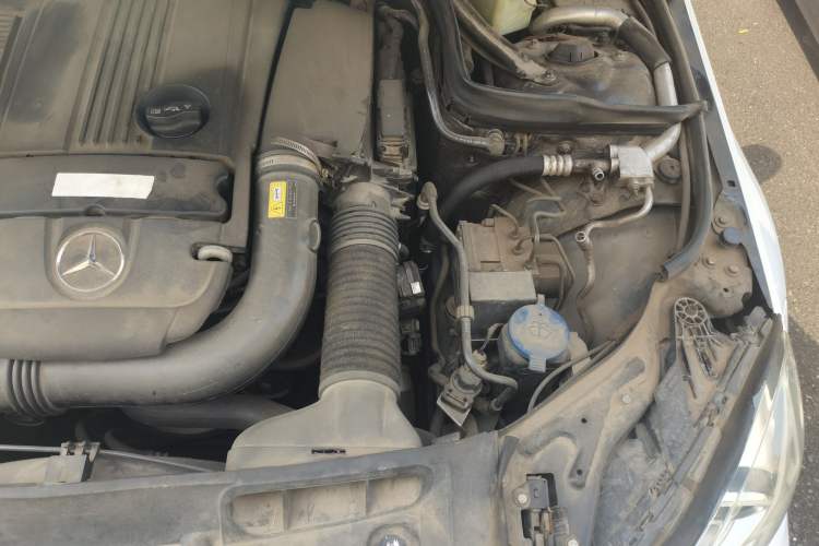 Used Mercedes-Benz C-Class 2011 C 200 CGI Fashion Model Engine Bay Left