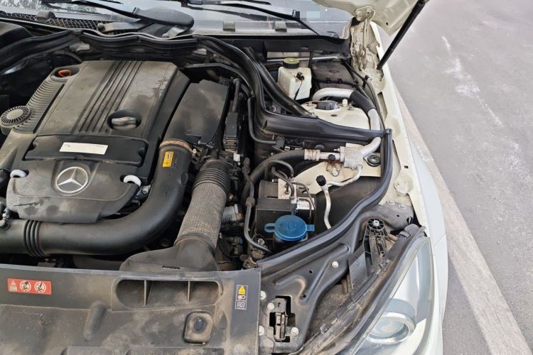 Used Mercedes-Benz C-Class 2011 C 200 CGI Fashion Model Engine Bay Left