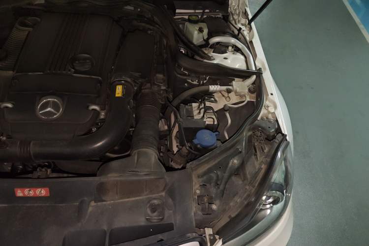 Used Mercedes-Benz C-Class 2011 C 200 Fashion Travel Edition Engine Bay Left