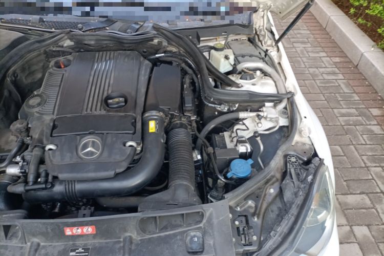 Used Mercedes-Benz C-Class 2011 C 200 Fashion Travel Edition Engine Bay Left