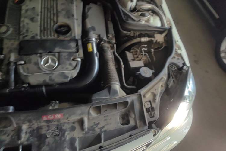 Used Mercedes-Benz C-Class 2011 C 200 Fashion Travel Edition Engine Bay Left