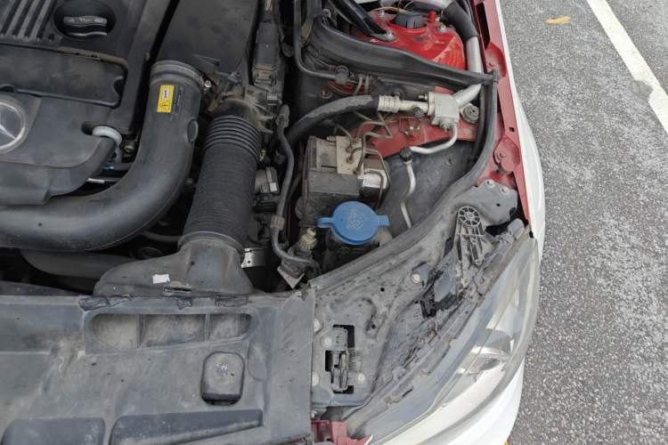 Used Mercedes-Benz C-Class 2011 C 260 CGI Fashion Model Engine Bay Left