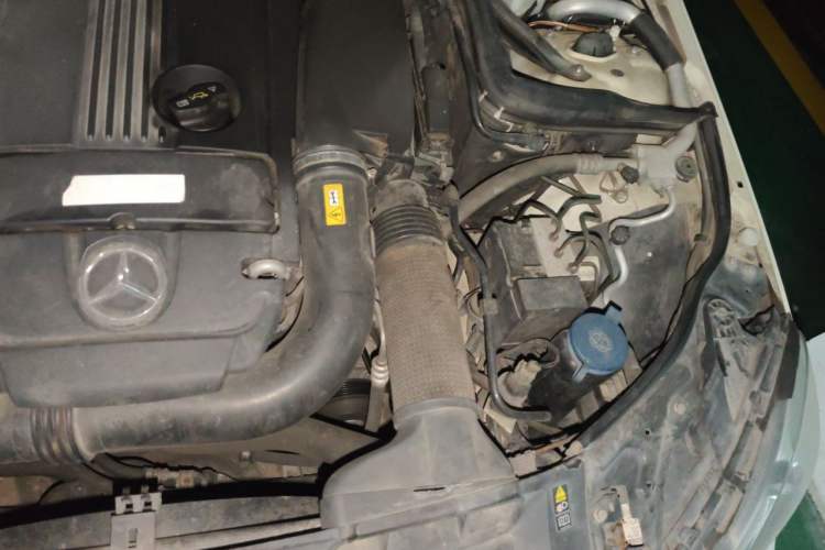 Used Mercedes-Benz C-Class 2011 C 200 CGI Fashion Model Engine Bay Left