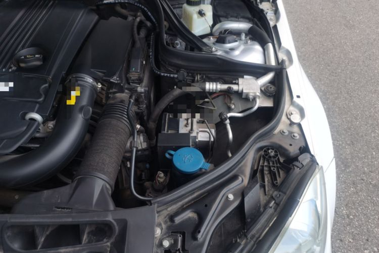 Used Mercedes-Benz C-Class 2011 C 200 CGI Elegant Model Engine Bay Left