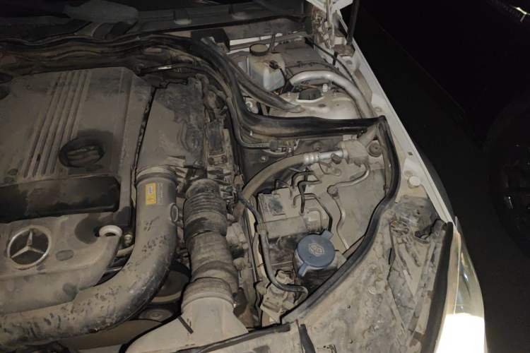 Used Mercedes-Benz C-Class 2011 C 200 Fashion Travel Edition Engine Bay Left