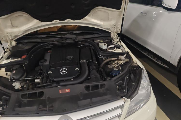Used Mercedes-Benz C-Class 2011 C 200 CGI Elegant Model Engine Bay Left