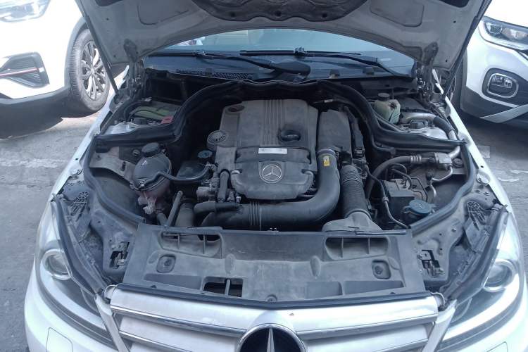 Used Mercedes-Benz C-Class 2011 C 200 CGI Fashion Model Engine Bay