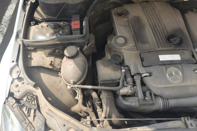 Used Mercedes-Benz C-Class 2011 C 200 CGI Fashion Model Engine Bay Right