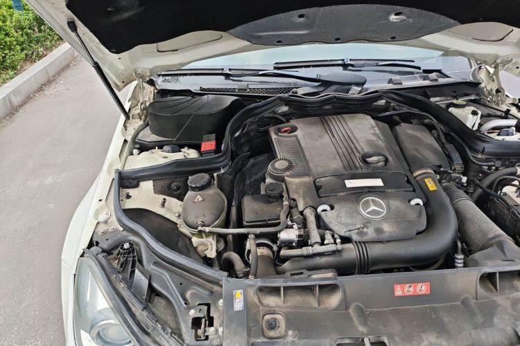Used Mercedes-Benz C-Class 2011 C 200 CGI Fashion Model Engine Bay Right