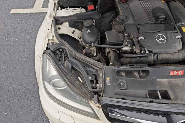 Used Mercedes-Benz C-Class 2011 C 200 Fashion Travel Edition Engine Bay Right