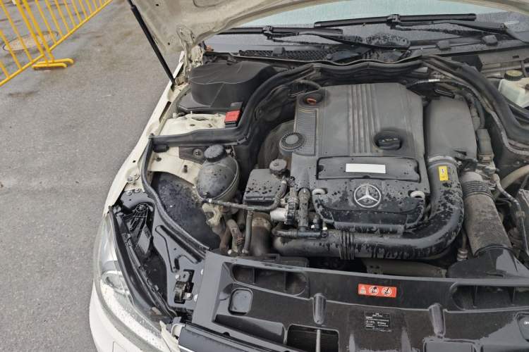 Used Mercedes-Benz C-Class 2011 C 200 CGI Fashion Model Engine Bay Right