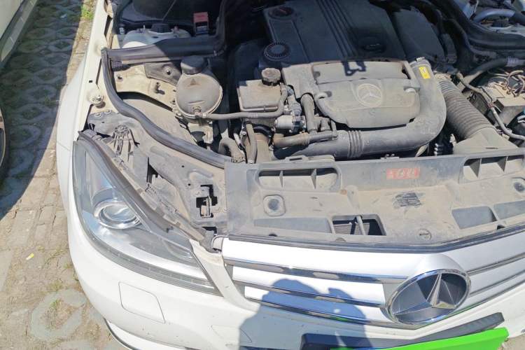 Used Mercedes-Benz C-Class 2011 C 200 CGI Fashion Model Engine Bay Right