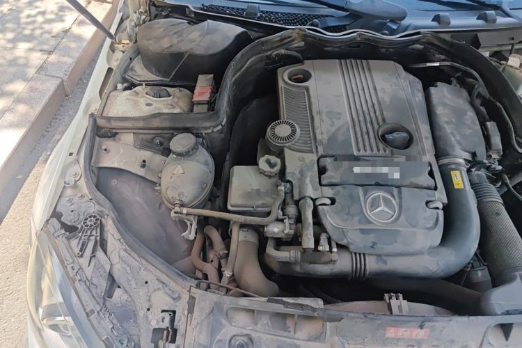 Used Mercedes-Benz C-Class 2011 C 200 CGI Fashion Model Engine Bay Right