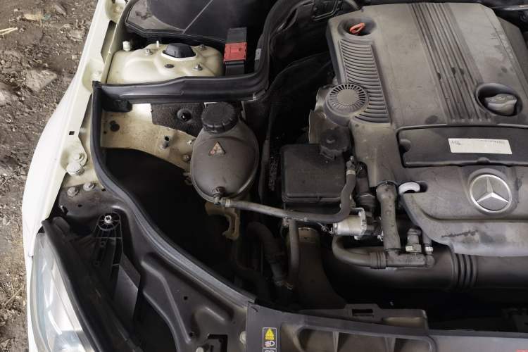 Used Mercedes-Benz C-Class 2011 C 200 CGI Fashion Model Engine Bay Right