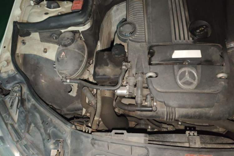 Used Mercedes-Benz C-Class 2011 C 200 CGI Fashion Model Engine Bay Right