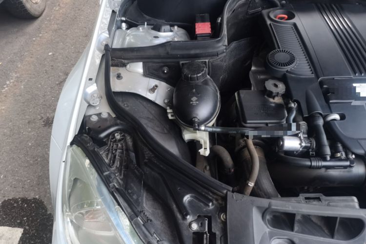 Used Mercedes-Benz C-Class 2011 C 200 CGI Elegant Model Engine Bay Right