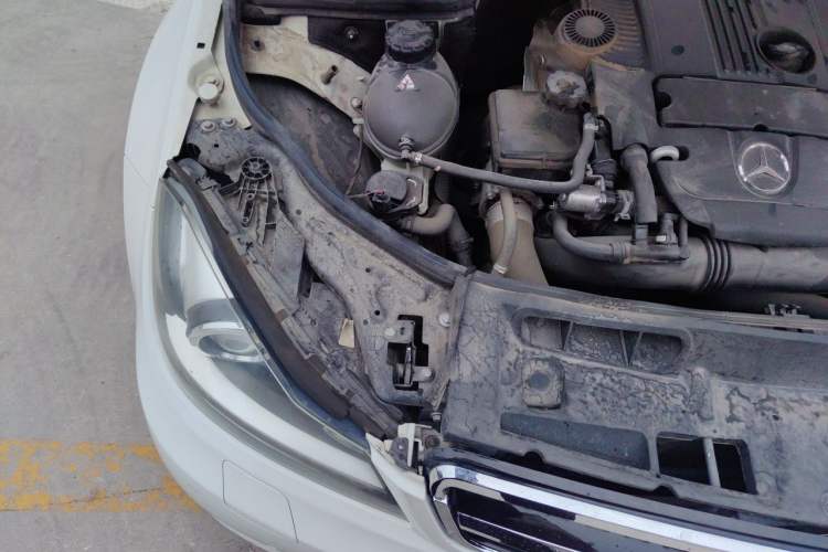 Used Mercedes-Benz C-Class 2011 C 200 Luxury Sport Touring Edition Engine Bay Right