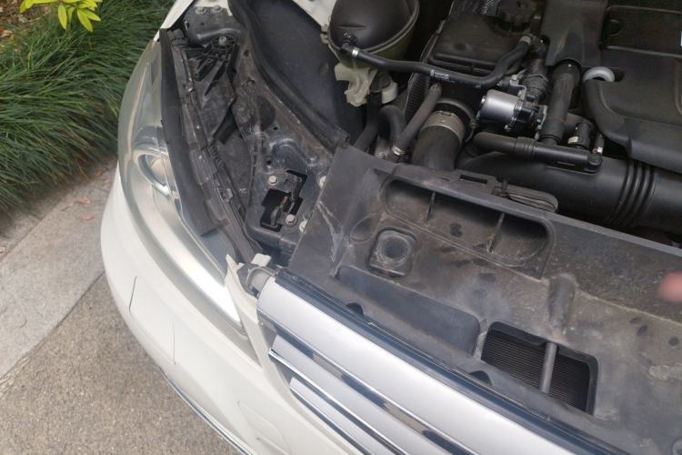 Used Mercedes-Benz C-Class 2011 C 200 CGI Fashion Model Engine Bay Right