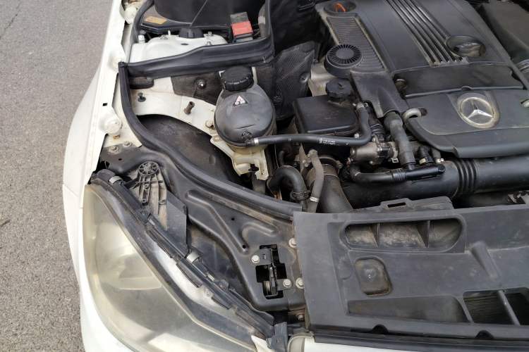 Used Mercedes-Benz C-Class 2011 C 200 Fashion Travel Edition Engine Bay Right