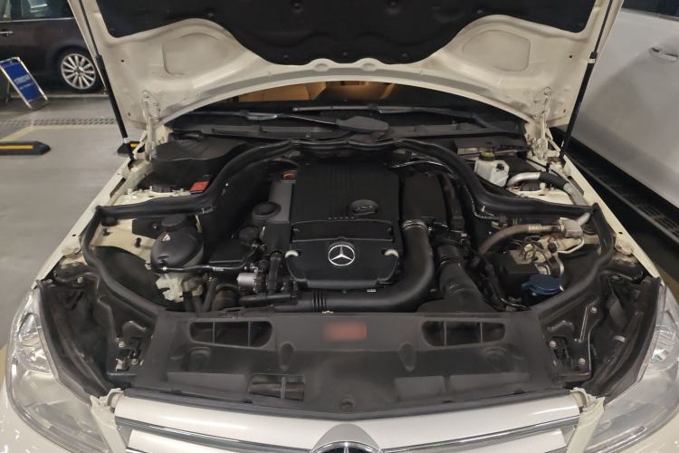 Used Mercedes-Benz C-Class 2011 C 200 CGI Elegant Model Engine Bay
