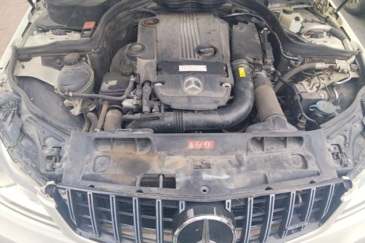 Used Mercedes-Benz C-Class 2011 C 200 CGI Elegant Model Engine Bay