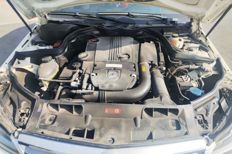 Used Mercedes-Benz C-Class 2011 C 200 CGI Fashion Model Engine Bay