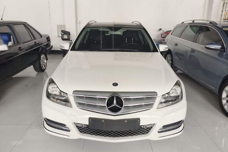 Used Mercedes-Benz C-Class 2011 C 200 Fashion Travel Edition Exterior 1