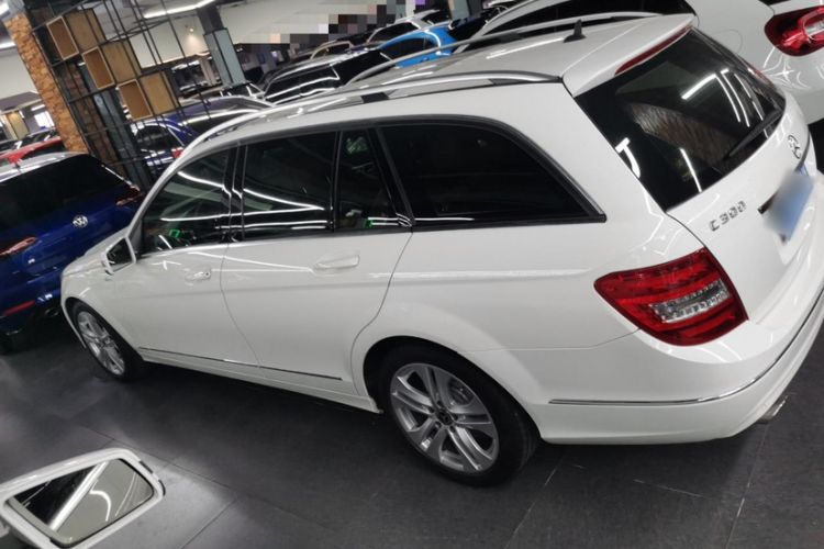 Used Mercedes-Benz C-Class 2011 C 200 Fashion Travel Edition Exterior 2